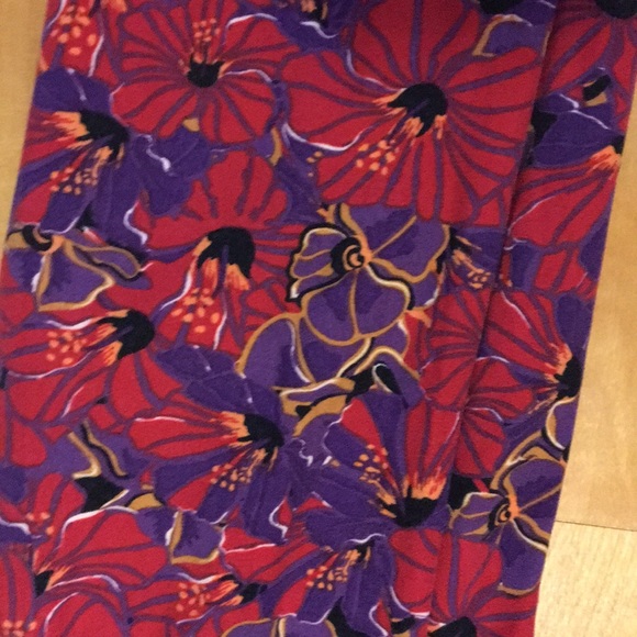 LulaRoe Floral print OS leggings - Picture 2 of 3